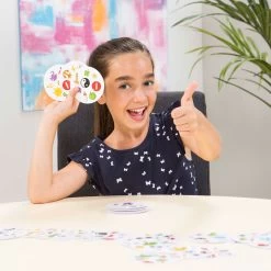 ASMODEE Dobble Classic Kaartspel 12 ASMODEE Dobble Classic Kaartspel -Bordspellen 2010004d