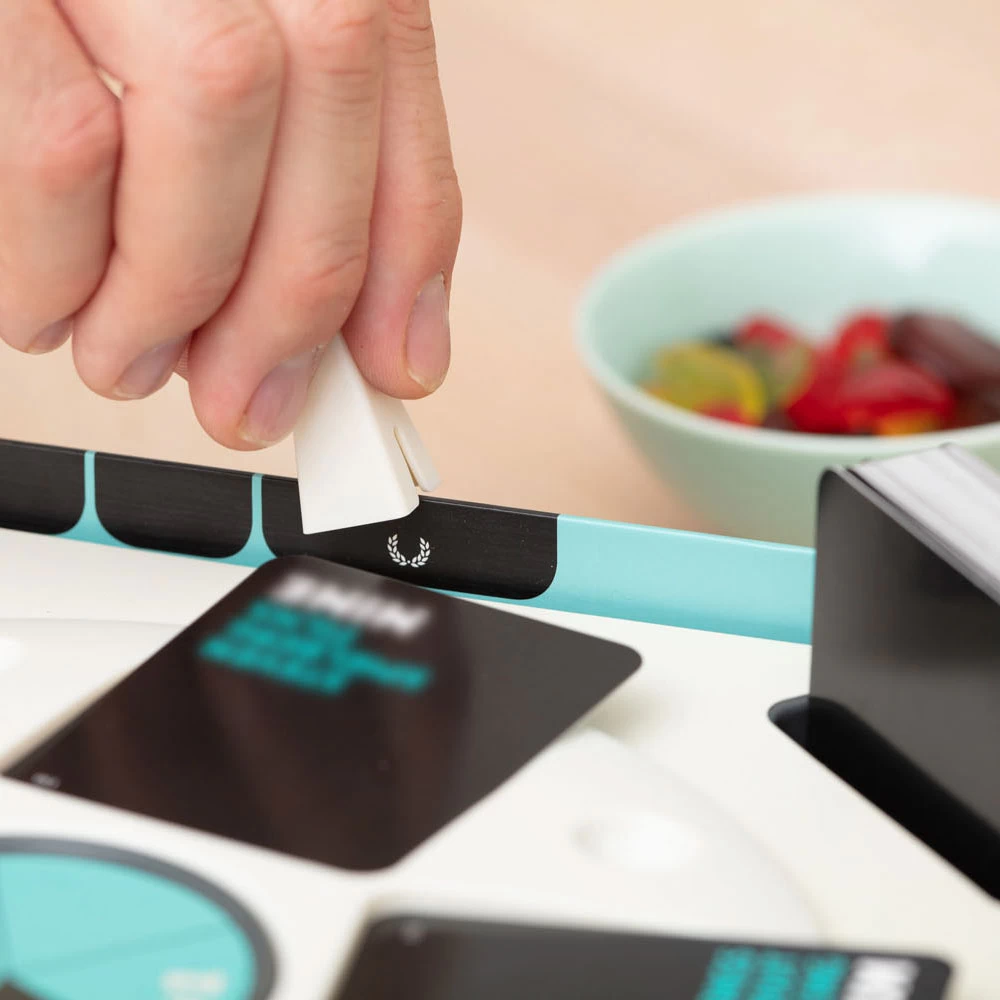 ASMODEE Partyspel Hint 5 ASMODEE Partyspel Hint - Afbeelding 3