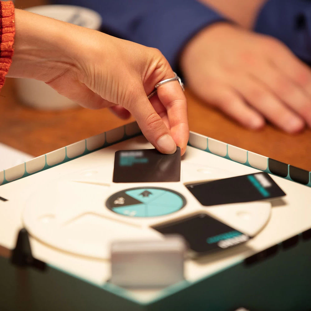 ASMODEE Partyspel Hint 7 ASMODEE Partyspel Hint - Afbeelding 5